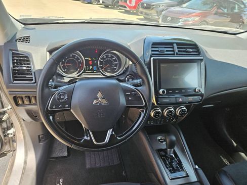 Used 2025 Mitsubishi Outlander Sport SE AWD/4WD image 17