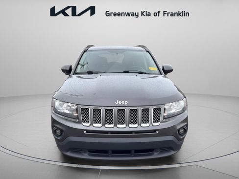 Used 2016 Jeep Compass Latitude image 2