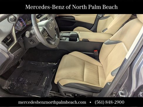 Used 2019 Lexus ES 350 Ultra Luxury image 9