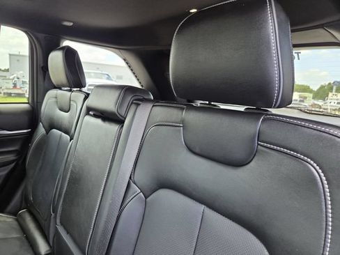 Used 2023 Jeep Grand Cherokee Overland w/ MOPAR Finishing Package AWD/4WD image 29