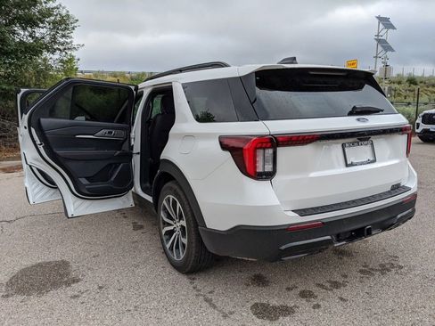 New 2025 Ford Explorer ST-Line image 9