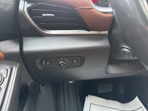 Used 2020 Chevrolet Traverse High Country image 23