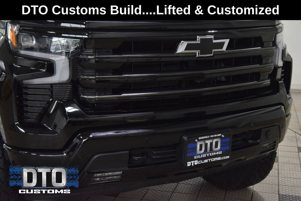Used 2025 Chevrolet Silverado 1500 High Country w/ Midnight Edition AWD/4WD image 11