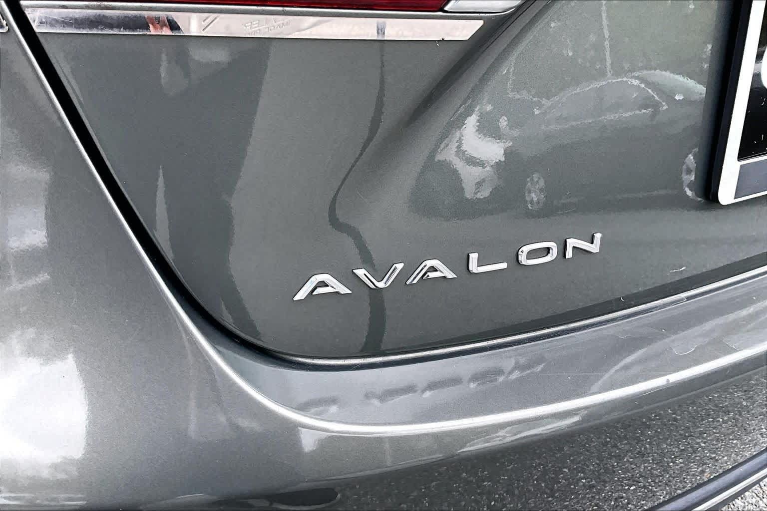 Used 2014 Toyota Avalon Limited FWD image 31
