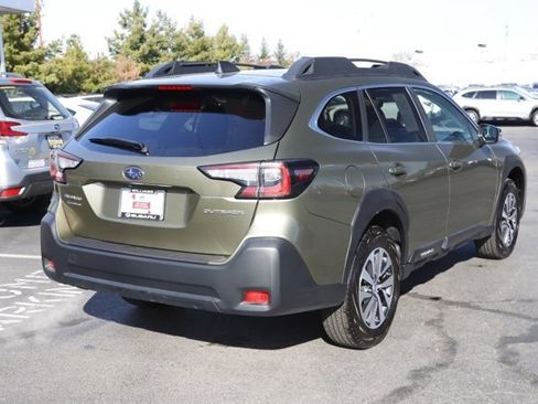 Certified 2025 Subaru Outback Premium w/ Popular Package #1A image 3