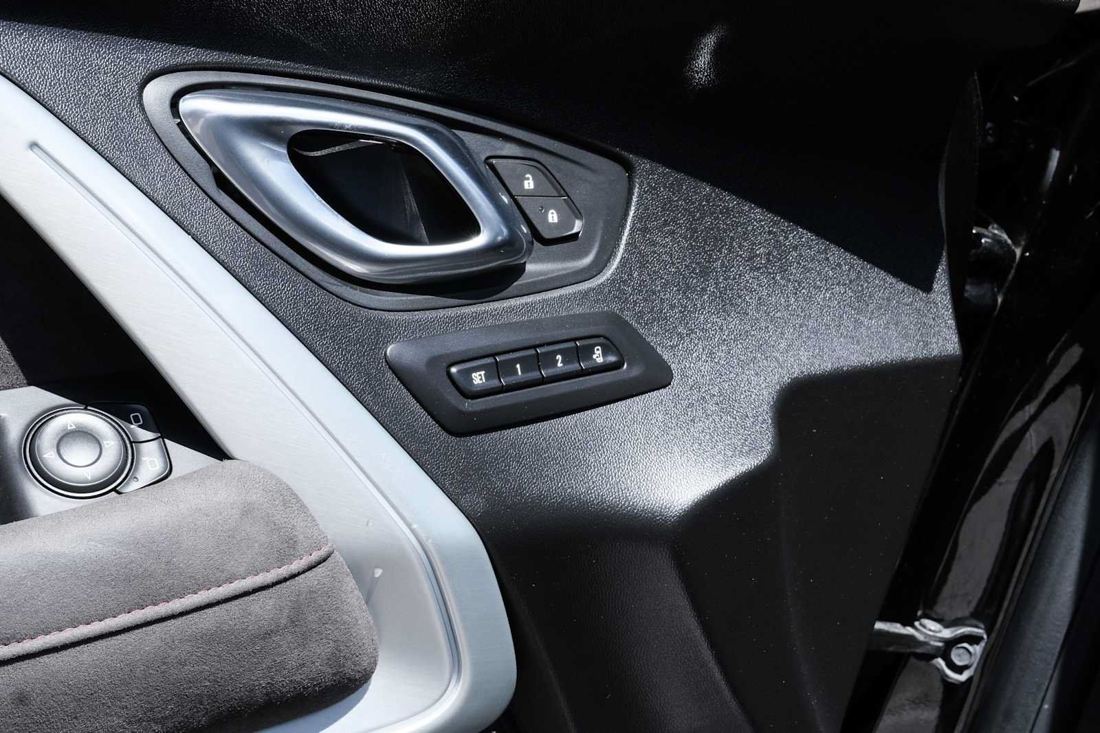 Used 2021 Chevrolet Camaro ZL1 RWD image 36