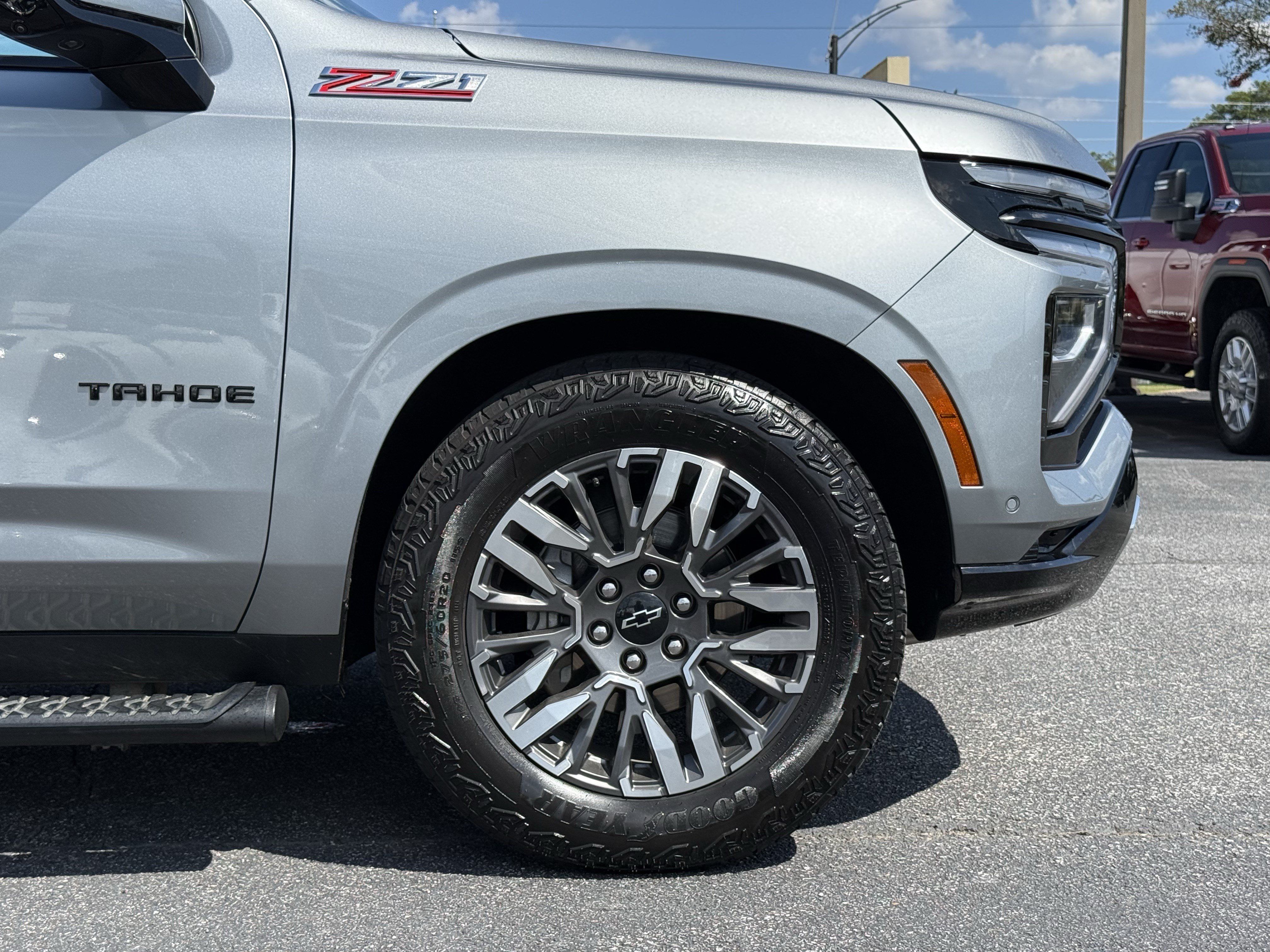 Used 2025 Chevrolet Tahoe Z71 w/ Z71 Off-Road Package AWD/4WD image 13