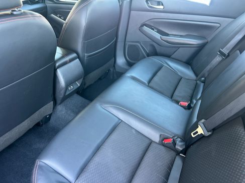 Used 2024 Nissan Altima 2.5 SR FWD image 12