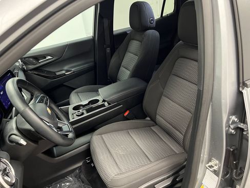 Used 2026 Chevrolet Equinox LT FWD image 13