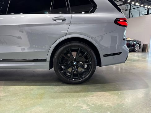 Used 2025 BMW X7 M60i image 5