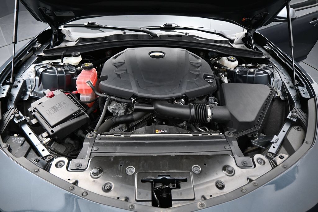 Used 2022 Chevrolet Camaro LT RWD image 27