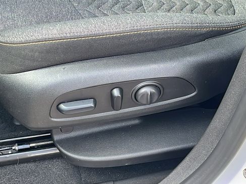 Certified 2024 Chevrolet Equinox LT image 11