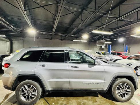 Used 2020 Jeep Grand Cherokee Limited image 3
