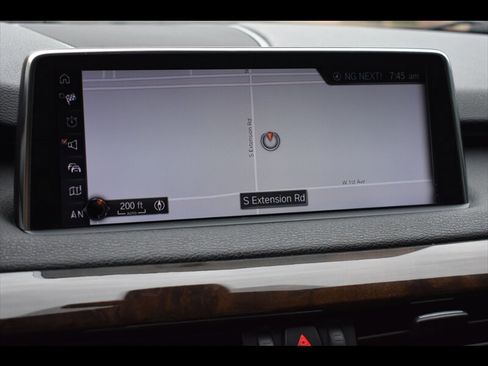 Used 2017 BMW X5 xDrive40e image 10