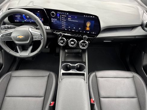 New 2025 Chevrolet Blazer EV LT image 13