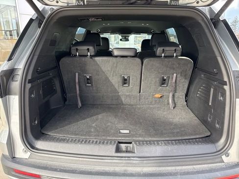 Used 2025 Chevrolet Traverse LT image 28