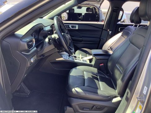 Used 2020 Ford Explorer XLT w/ Equipment Group 202A image 11