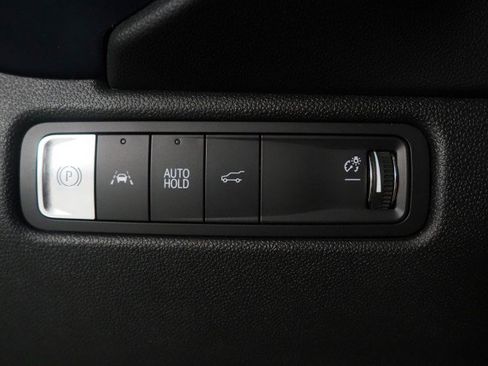 Used 2024 Chevrolet Equinox EV FWD LT w/ 2LT image 23
