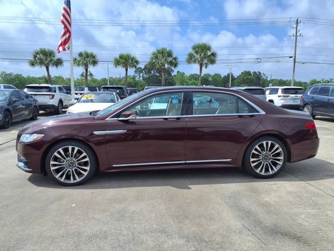 Used 2017 Lincoln Continental Reserve w/ Climate Package AWD/4WD image 9
