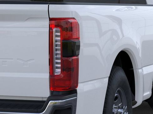 New 2026 Ford F250 XL w/ 360-Degree Camera Package RWD image 44