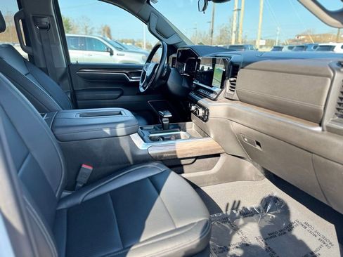 Certified 2022 Chevrolet Silverado 1500 RST w/ Diesel Off-Road Package image 10