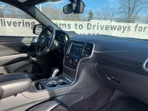 Used 2018 Jeep Grand Cherokee Altitude image 18
