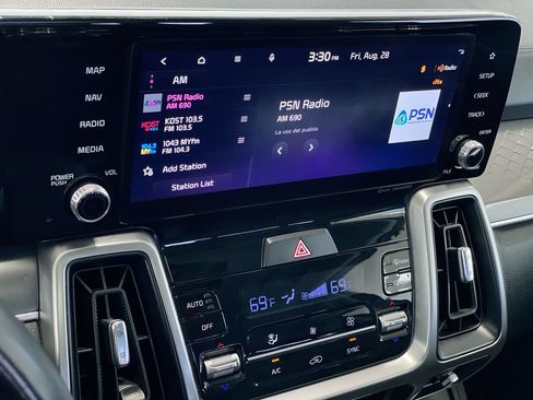 Used 2023 Kia Sorento S w/ Panoramic Sunroof Package FWD image 27