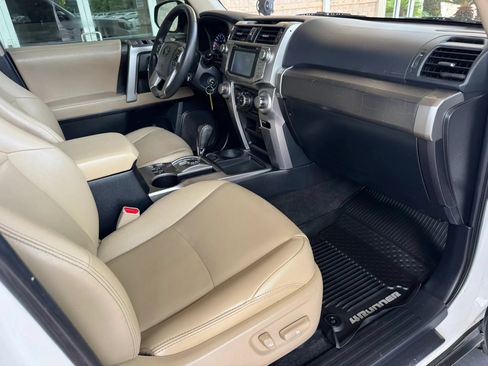 Used 2016 Toyota 4Runner SR5 Premium RWD image 31