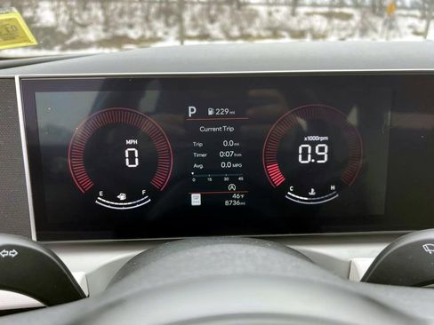 Certified 2025 Hyundai Tucson SE image 22