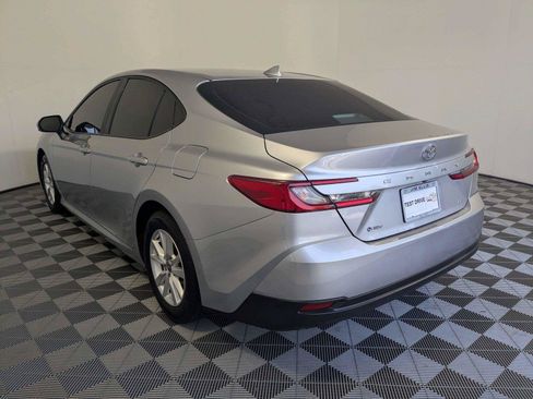 Used 2025 Toyota Camry LE w/ Convenience Package FWD image 7