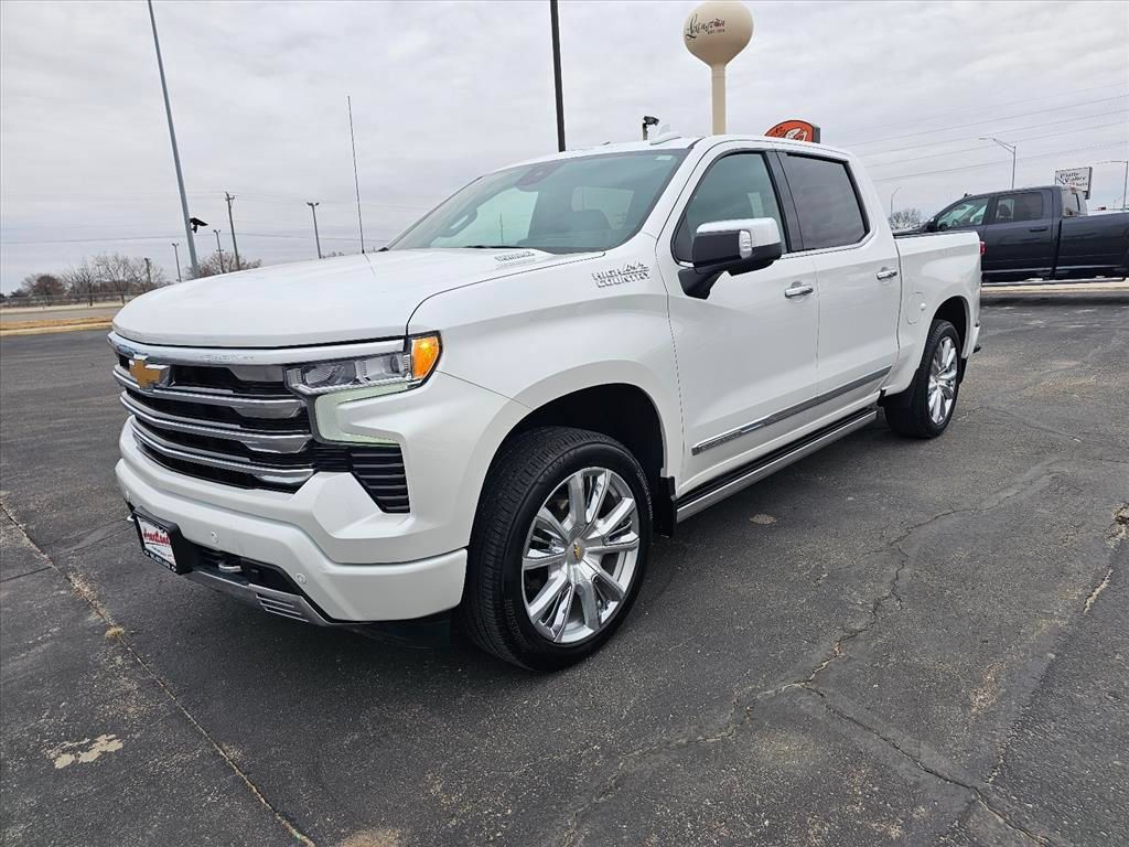 Used 2025 Chevrolet Silverado 1500 High Country AWD/4WD image 7