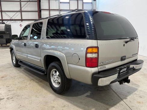 Used 2000 Chevrolet Suburban LS w/ LS Preferred Equipment Group AWD/4WD image 10