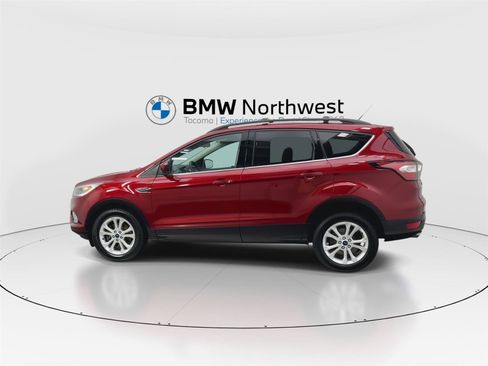 Used 2017 Ford Escape SE w/ Equipment Group 201A image 11