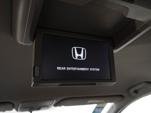 Used 2016 Honda Odyssey SE image 16