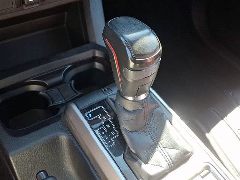 Used 2021 Toyota Tacoma SR5 AWD/4WD image 16