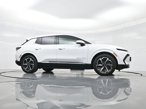 Used 2025 Chevrolet Equinox EV LT w/ Convenience Package image 44