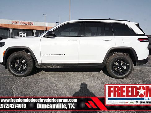 New 2026 Jeep Grand Cherokee Altitude RWD image 2