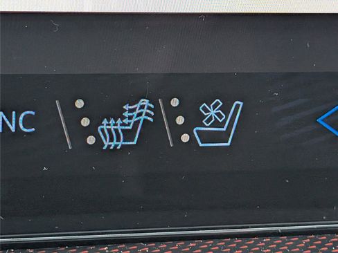 Used 2024 Chevrolet Traverse RS w/ LPO, Floor Liner Package image 31