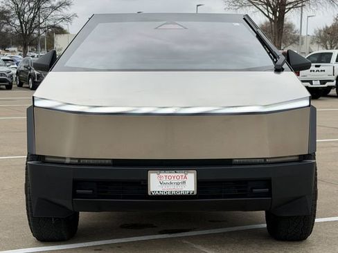 Used 2024 Tesla Cybertruck AWD Crew Cab image 7