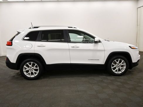 Used 2018 Jeep Cherokee Latitude Plus FWD image 9