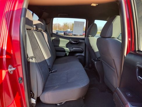 Used 2016 Toyota Tacoma SR image 16