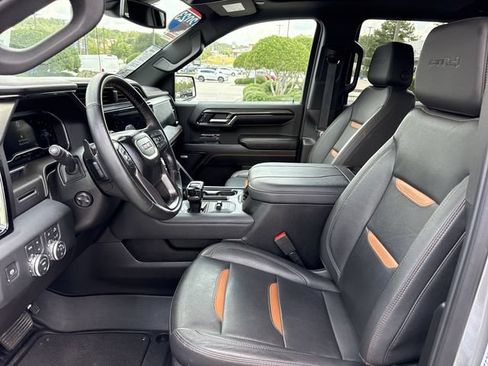 Used 2023 GMC Sierra 1500 AT4 w/ AT4 Premium Package AWD/4WD image 9