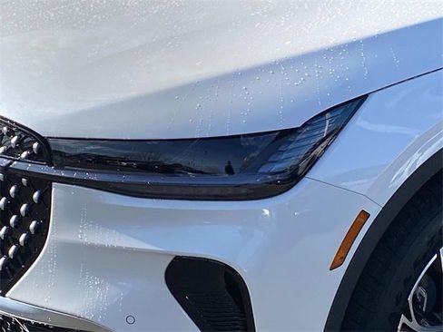 New 2026 Lincoln Nautilus Premier image 4