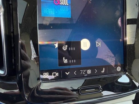 Used 2024 Volvo XC40 B5 Plus w/ Protection Package Premier image 23