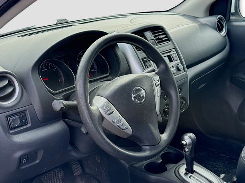 Used 2015 Nissan Versa SV w/ SV Appearance Package image 3