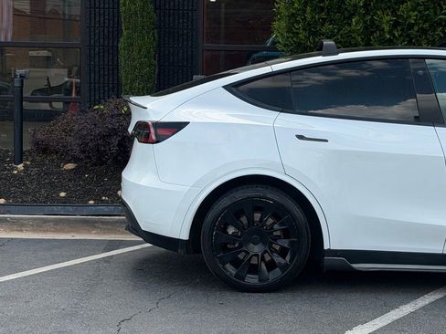 Used 2023 Tesla Model Y Long Range AWD/4WD image 22