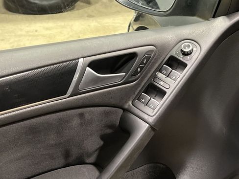 Used 2014 Volkswagen GTI Wolfsburg Edition image 12