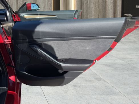 Used 2022 Tesla Model 3 Long Range image 37