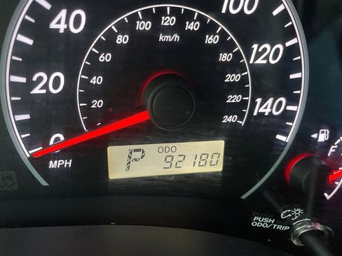 Used 2013 Toyota Corolla LE image 25