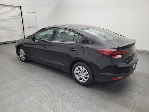 Used 2020 Hyundai Elantra SE FWD image 3